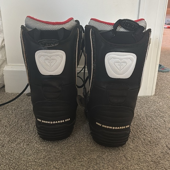 ROXY SNOWBOARD BOOTS - Picture 3 of 10